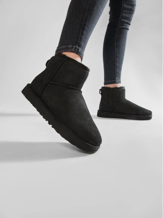 Zdjęcie produktu Śniegowce Ugg W Classic Mini II 1016222 Czarny