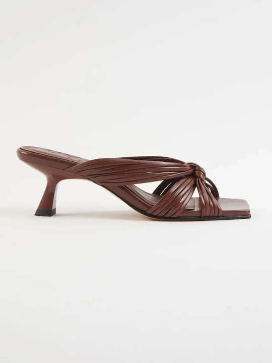 Zdjęcie produktu Souliers Martinez klapki skórzane AMANDA brązowy