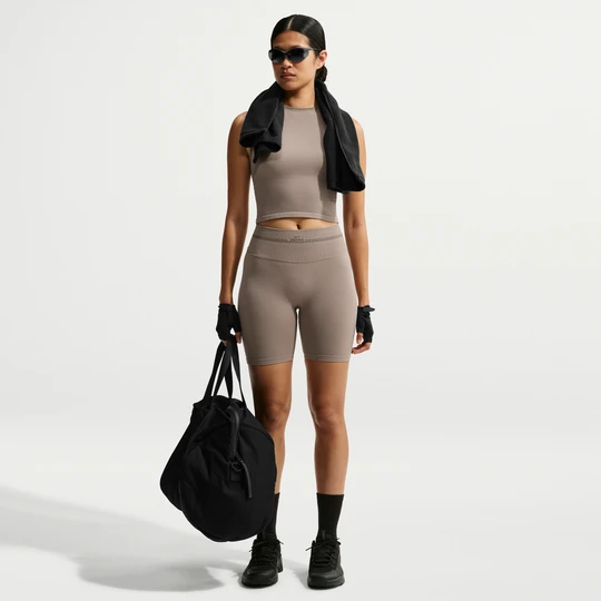 Zdjęcie produktu Spodenki damskie 12, 5 cm NikeSKIMS Ribbed Seamless - Brązowy