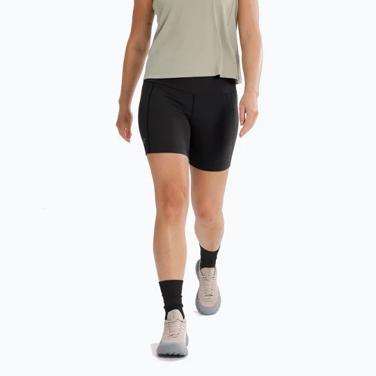 Zdjęcie produktu Spodenki damskie Arcteryx Essent High-Rise Utility 6' black Arc'teryx