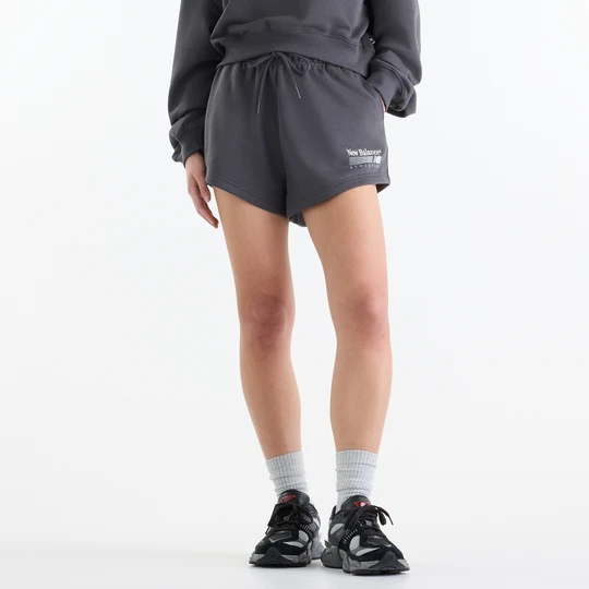 Zdjęcie produktu Spodenki damskie New Balance WB62232JBLK – szare