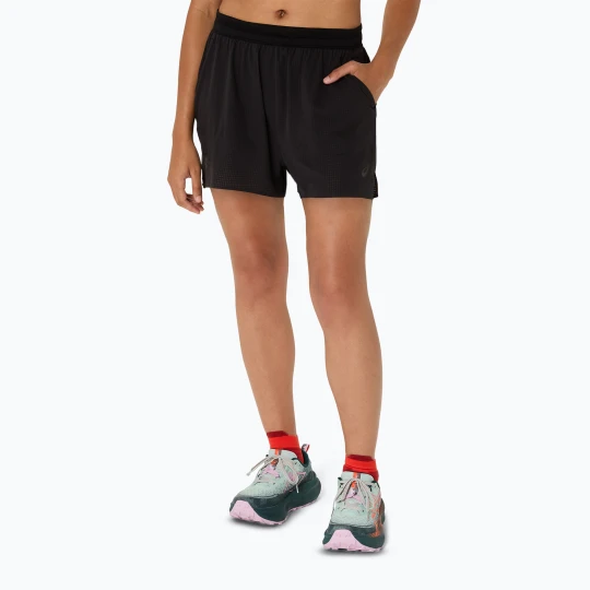 Zdjęcie produktu Spodenki do biegania damskie ASICS Fujitrail Elite performance black