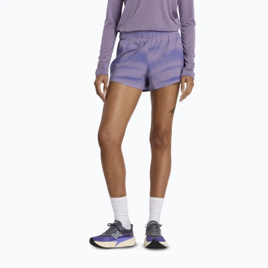 Zdjęcie produktu Spodenki do biegania damskie New Balance RC Printed 3" candided violet