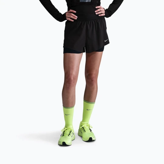 Zdjęcie produktu Spodenki do biegania damskie Nike Swift Mid-Rise 2in1 black