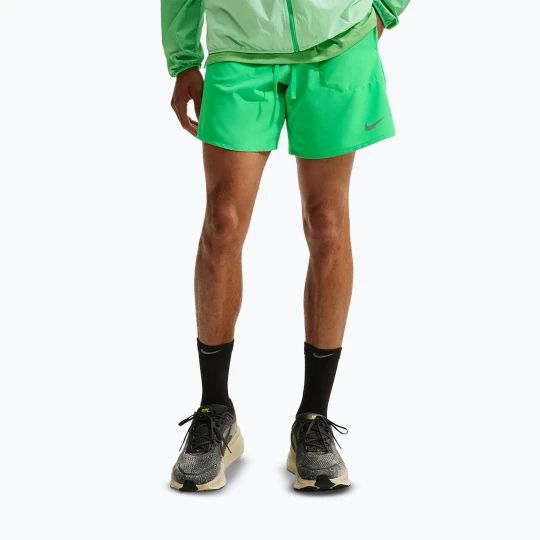 Zdjęcie produktu Spodenki do biegania męskie Nike Stride Dri-Fit 2in1 7" green spark