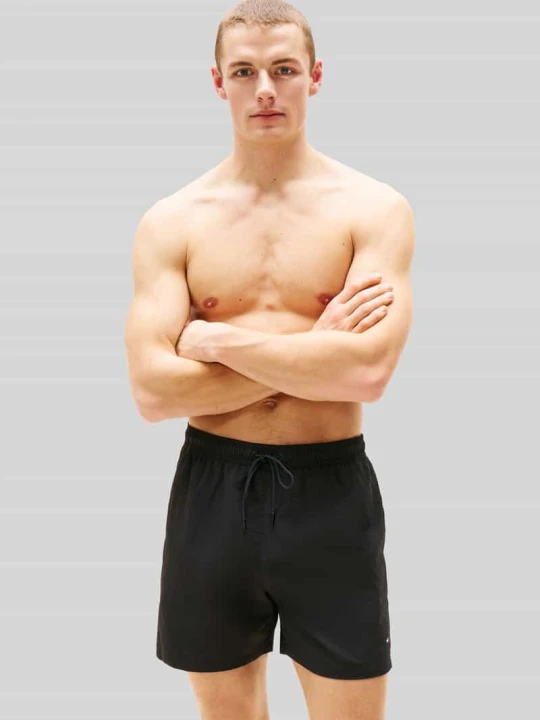 Zdjęcie produktu Spodenki kąpielowe o kroju regular fit z wyhaftowanym logo Tommy Hilfiger Czarny