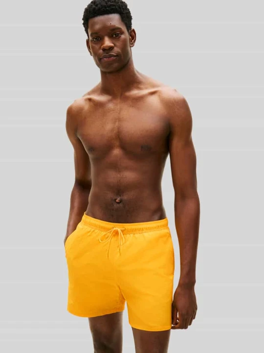 Zdjęcie produktu Spodenki kąpielowe o kroju regular fit z wyhaftowanym logo Tommy Hilfiger Żółty