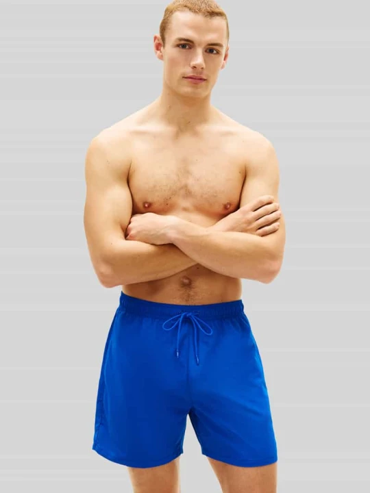Zdjęcie produktu Spodenki kąpielowe o kroju regular fit z wyhaftowanym logo Tommy Hilfiger Królewski niebieski