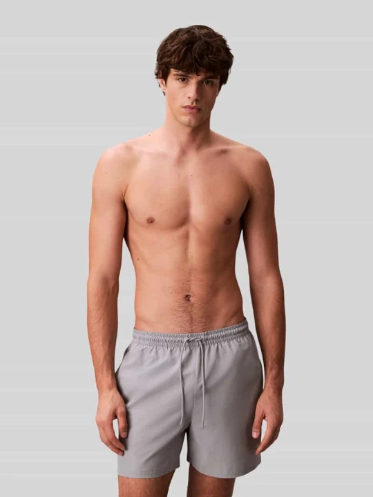 Zdjęcie produktu Spodenki kąpielowe z detal z logo Calvin Klein Ciemnoszary