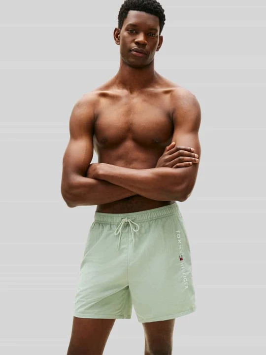 Zdjęcie produktu spodenki kąpielowe z nadrukiem z logo Tommy Hilfiger Trzcinowy
