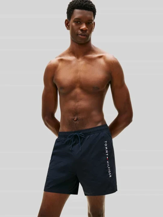 Zdjęcie produktu spodenki kąpielowe z nadrukiem z logo Tommy Hilfiger Ciemnoniebieski