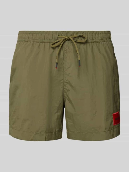 Zdjęcie produktu Spodenki kąpielowe z naszywką z logo Model 'DOMINICA' Hugo Khaki
