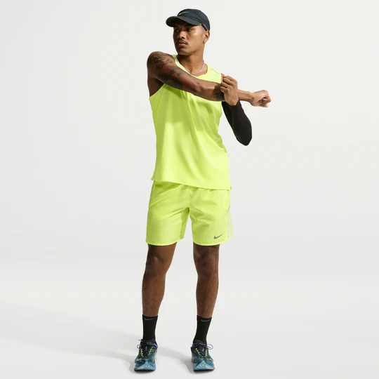 Zdjęcie produktu Spodenki męskie do biegania z wszytą bielizną Nike Miler Dri-FIT 18 cm - Żółty