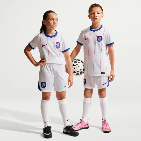 Zdjęcie produktu Spodenki piłkarskie dla dużych dzieci Nike Dri-FIT Chelsea F.C. Stadium 2026 / 27 (trzecia wersja) – replika - Biel