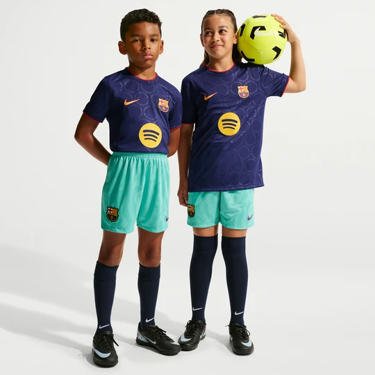 Zdjęcie produktu Spodenki piłkarskie dla dużych dzieci Nike Dri-FIT FC Barcelona Stadium 2026 / 27 (trzecia wersja) – replika - Zieleń