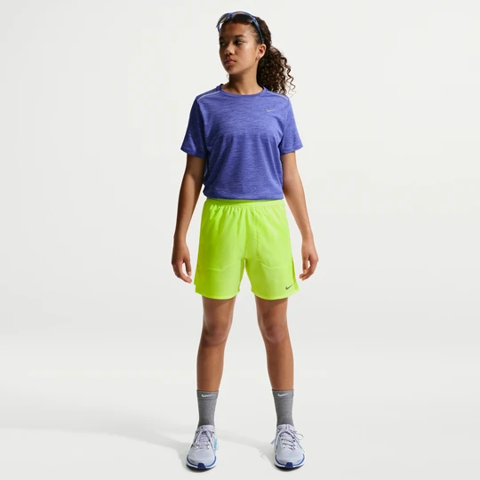 Zdjęcie produktu Spodenki treningowe Nike Stride Dri-FIT dla dużych dzieci - Żółty