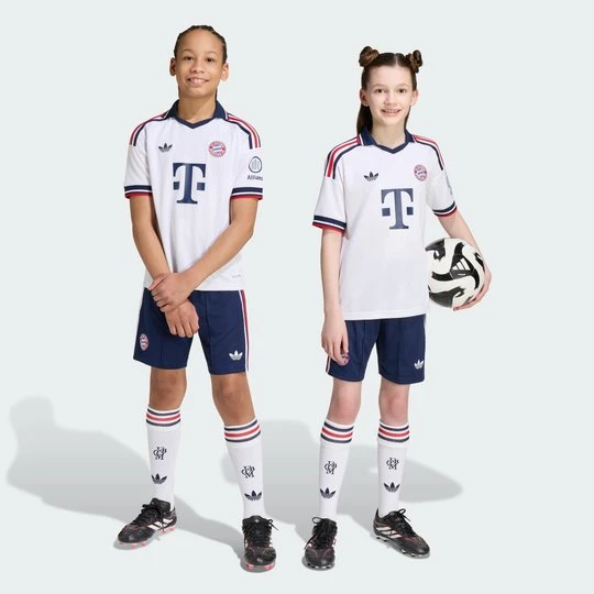 Zdjęcie produktu Spodenki wyjazdowe dziecięce FC Bayern 26 / 27 Adidas Night Indigo