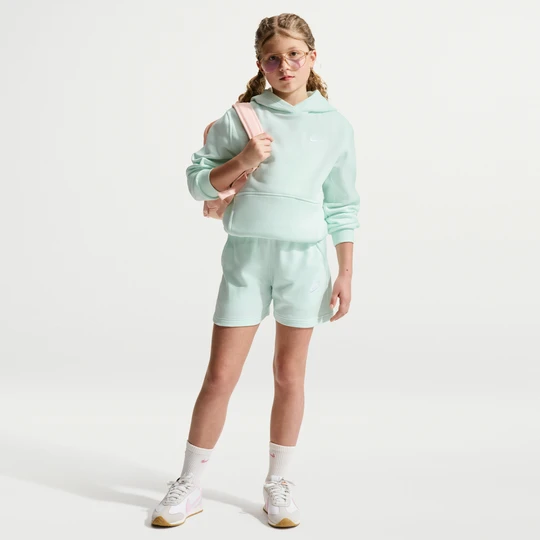 Zdjęcie produktu Spodenki z dzianiny dresowej dla dużych dzieci (dziewcząt) Nike Club Fleece 12, 5 cm - Zieleń