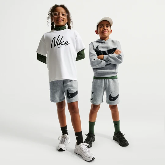 Zdjęcie produktu Spodenki z dzianiny dresowej dla dużych dzieci Nike Club - Szary