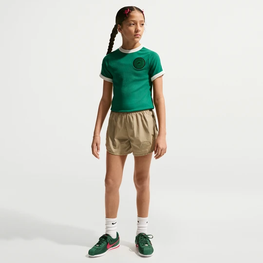 Zdjęcie produktu Spodenki z tkaniny dla dużych dzieci (dziewcząt) Nike - Brązowy