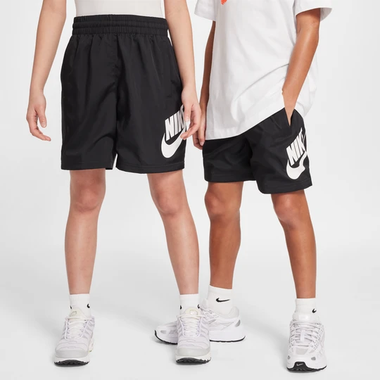 Zdjęcie produktu Spodenki z tkaniny dla dużych dzieci Nike 15 cm - Czerń