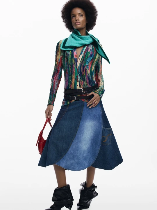 Zdjęcie produktu jeansowa spódnica patch Desigual niebieski