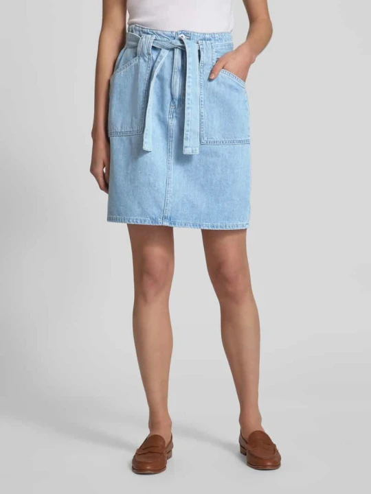 Zdjęcie produktu Spódnica jeansowa o długości do kolan z wiązanym paskiem model ‘Style Blossom’ Mustang Jeansowy niebieski