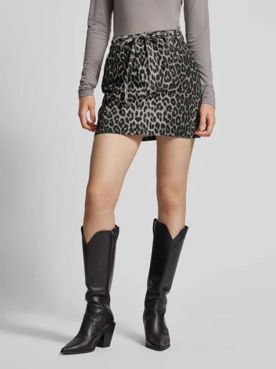 Zdjęcie produktu jeansowa spódnica mini w fasonie 5 kieszeni model 'Henrietta' NEO NOIR Średnioszary
