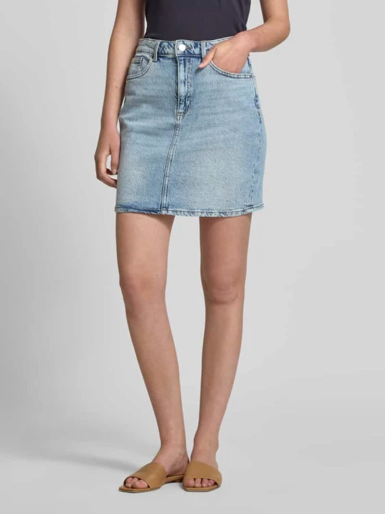 Zdjęcie produktu Spódnica jeansowa z 5 kieszeniami model ‘KAJA’ Vila Jeansowy niebieski