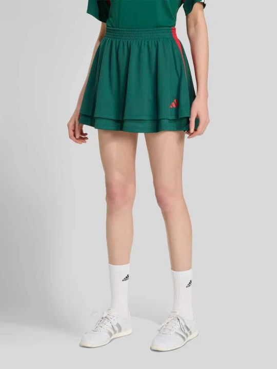 Zdjęcie produktu spódnica mini o kroju regular fit z aplikacją z logo Adidas Ciemnozielony