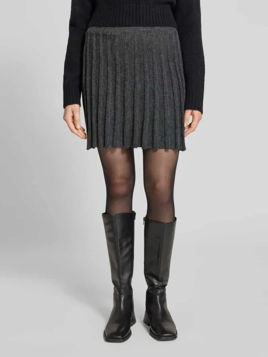 Zdjęcie produktu Spódnica mini o rozkloszowanym kroju z efektem prążkowania model ‘MARINA’ Vero Moda Ciemnoszary