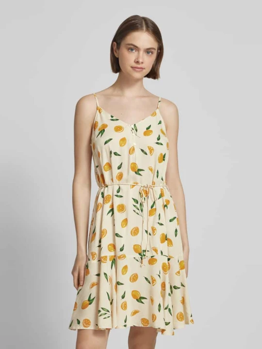 Zdjęcie produktu Spódnica mini taliowana z paskiem w talii model ‘NYA’ Pieces Złamany biały