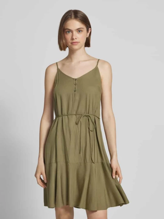 Zdjęcie produktu Spódnica mini taliowana z paskiem w talii model ‘NYA’ Pieces Oliwkowy