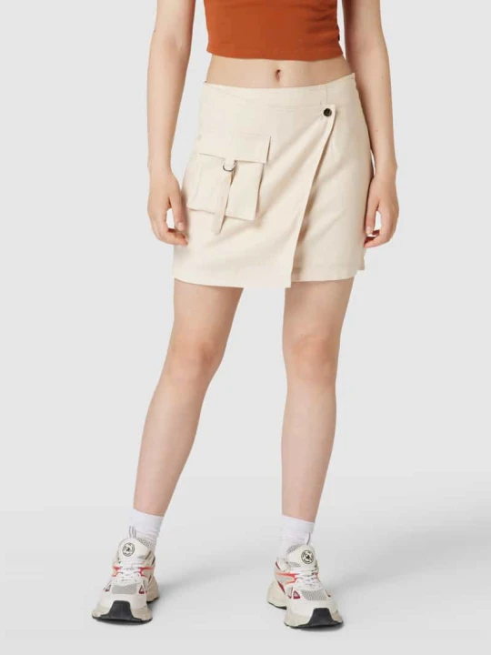 Zdjęcie produktu Spódnica mini w kopertowym stylu model ‘EMERY’ Only Piaskowy