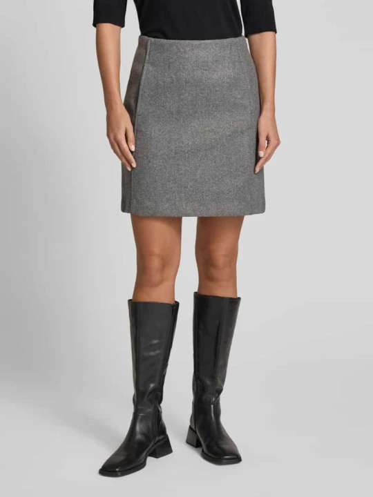 Zdjęcie produktu Spódnica mini z bocznymi wpuszczanymi kieszeniami model ‘FORTUNEALLISON’ Vero Moda Średnioszary