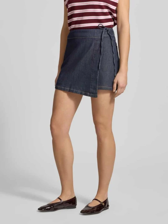Zdjęcie produktu Jeansowa spódnica mini z dodatkiem wiskozy model 'Swantje' LeGer Ciemnoniebieski