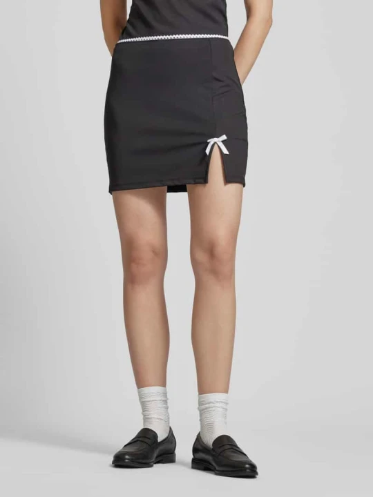 Zdjęcie produktu Spódnica mini z wiązanym detalem model ‘ZITA’ Noisy May Czarny