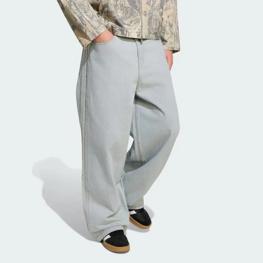 Zdjęcie produktu Spodnie 90s ALTERNATIVE SPORT WIDE LEG SKATER JEAN Adidas Crystal Sky