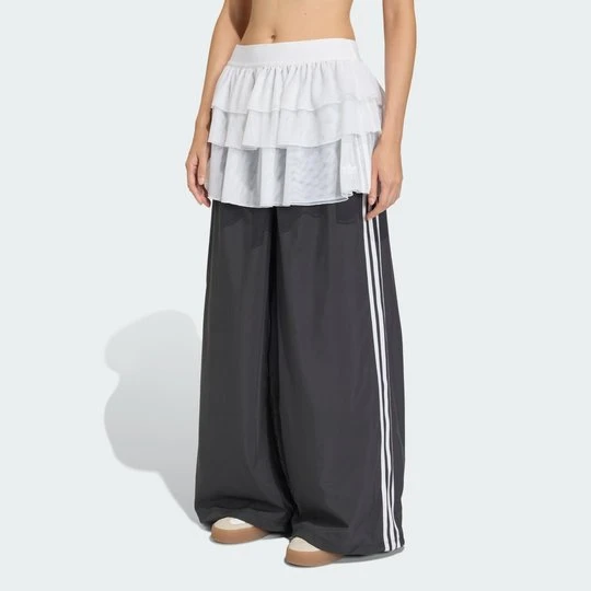 Zdjęcie produktu Spodnie ADIDAS ORIGINALS LACE ADILENIUM FB TP czarny