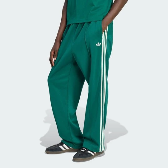 Zdjęcie produktu SPODNIE BAGGY TRACK Adidas Collegiate Green