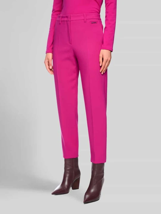 Zdjęcie produktu Spodnie biznes z napisem z logo o kroju slim fit Marc Cain Mocnoróżowy
