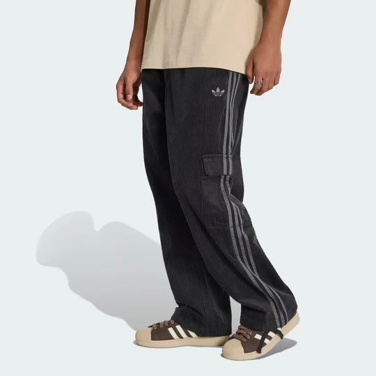 Zdjęcie produktu SPODNIE CARGO ADICOLOR CORD Adidas czarny
