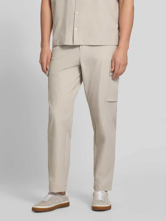 Zdjęcie produktu Spodnie cargo o kroju relaxed fit z szlufkami na pasek model 'SRACKY' Boss Piaskowy