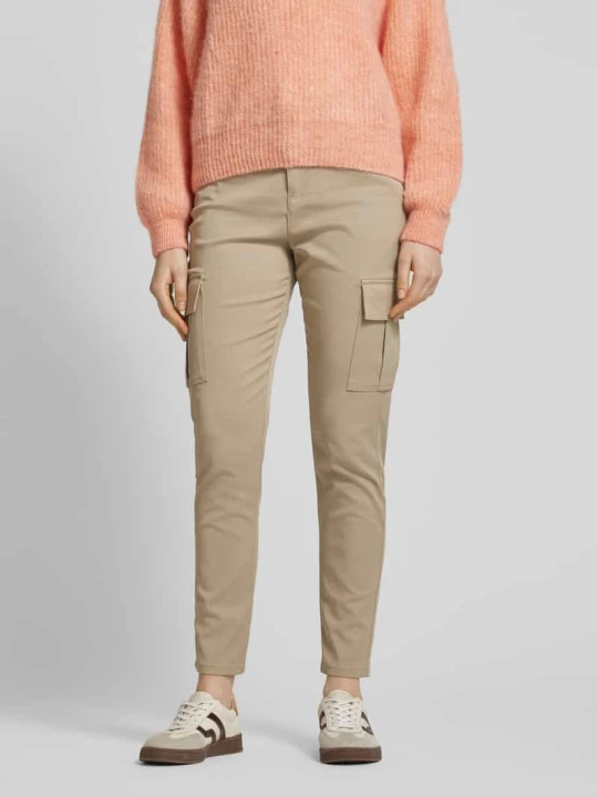 Zdjęcie produktu Spodnie cargo o kroju skinny fit ze szlufkami na pasek Christian Berg Beżowy