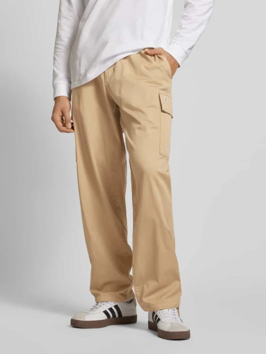 Zdjęcie produktu Spodnie cargo o kroju slim fit z elastycznym pasem Calvin Klein Jeans Piaskowy