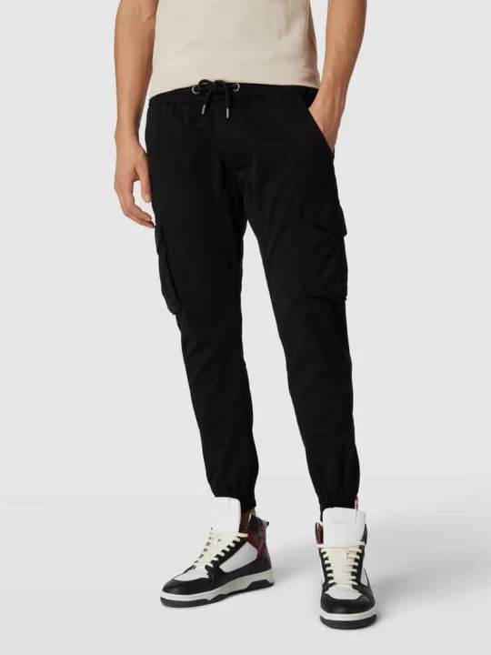 Zdjęcie produktu Spodnie cargo z detalami z logo model ‘Twill’ Alpha Industries Czarny