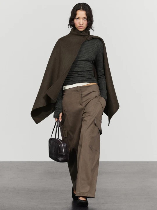 Zdjęcie produktu Spodnie Cargo Z Detalem W Talii Z Mieszanki Bawełny - Khaki - Massimo Dutti - Female