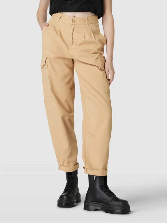 Zdjęcie produktu Spodnie cargo z kieszeniami z patką model ‘COLLINS’ Carhartt WIP Piaskowy
