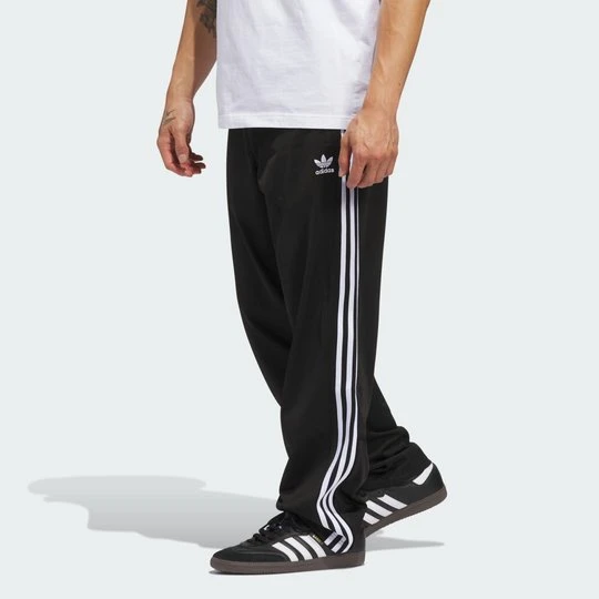 Zdjęcie produktu Spodnie dresowe Adicolor Classics Firebird Adidas