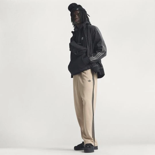 Zdjęcie produktu SPODNIE DRESOWE ADICOLOR LOOSE Adidas